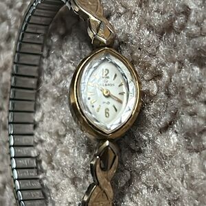Helbros women’s‎ vintage dainty 10k G.F bracelet watch one size stretches
